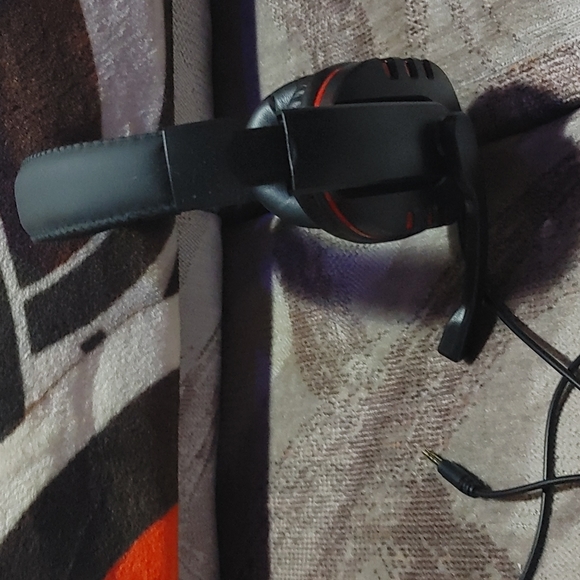 Wired Headphones - Picture 4 of 4